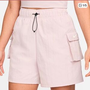 Nike Sportswear Essentials Shorts